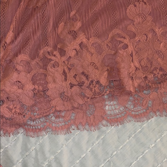 New! Mauve lace top! - Picture 3 of 3